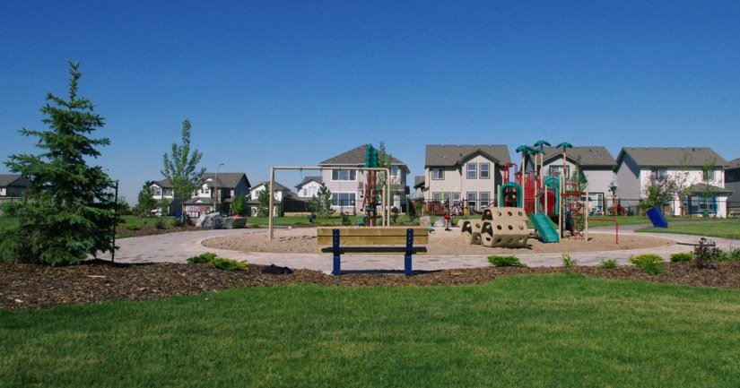 8 Fabulous Family Friendly Communities Around Edmonton - Sienna Image