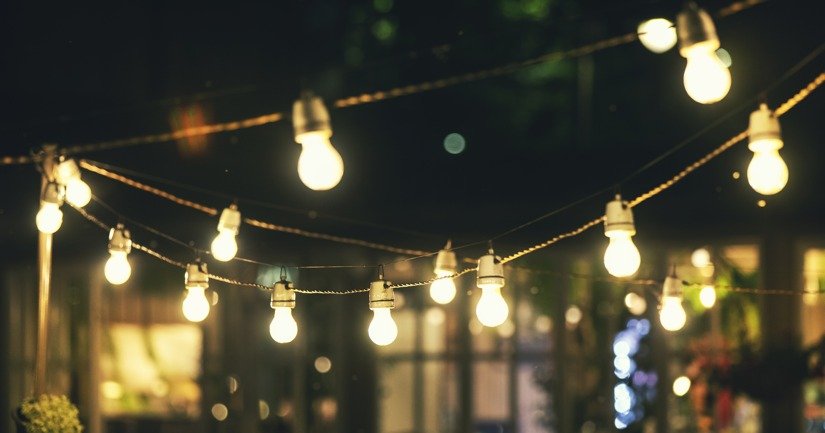 11 Ideas for a Beautiful Backyard - Garden Lights Image